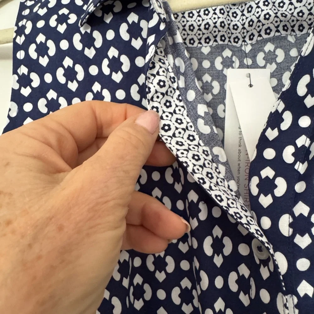 Talbots Blue and white Sleeveless Button Down Shirt - non iron - Picture 9 of 9